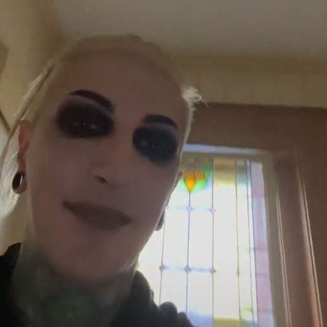 Motionless In White Funny, Chris Motionless Funny, Joshua Balz, Gothic Rock Bands, Chris Cerulli, Chris Motionless, Emo Memes, Tattoo Signs, Motionless In White