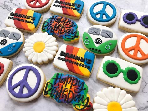 Denkler Desserts on Instagram: “Tie dye, peace signs, and flower power. Yes, yes, and yes! ✌🏻🤩 . . #Cookiedecorating #sugarcookiesofinstagram #cookiesofinstagram #cookie…” Peace Cookies Decorated, Peace Cookies, Sunflower Festival, Yes And Yes, Decorator Frosting, Decorated Sugar Cookies, Peace Signs, Cookies Decorated, Cut Out Cookies