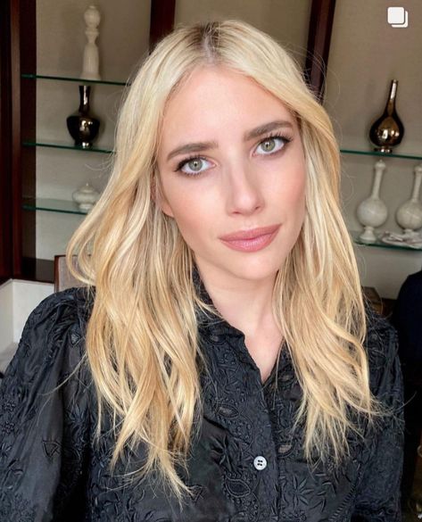 Emma Roberts Instagram 2022 Emma Roberts Makeup, Emma Roberts Hair, Emma Evans, Emma Roberts Style, Eric Roberts, Stylish Artwork, Pale Girl, Emma Rose, Julia Roberts