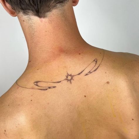 Small Tattoo Ideas For Back, Small Trans Tattoo, Cool Body Tattoos, Nujabes Tattoo, Vintage Looking Tattoos, Back Tattoos Aesthetic, 5 Stars Tattoo, Adrianne Lenker Tattoo, Back Tattoo Aesthetic