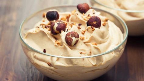 Mousse au café: sans œuf, délicate et crémeuse Coffee Mousse, Sweet Condensed Milk, Quick Coffee, Condensed Milk Recipes, Soft Serve Ice Cream, Mousse Recipes, Chocolate Shavings, Milk Recipes, Latest Recipe