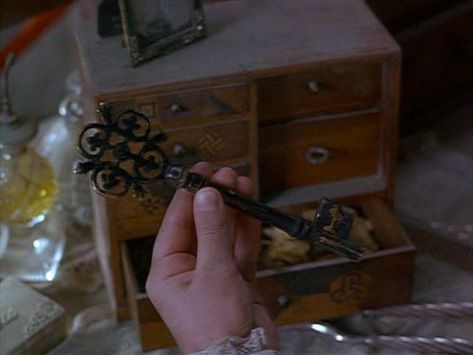 Key To The Secret Garden Secret Garden Movie, Secret Garden Key, The Secret Garden 1993, Secret Garden Book, Garden Tattoos, The Secret Garden, Key To My Heart, Secret Life, English Garden