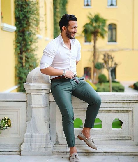 White and green outfits Formal Dresses For Men, White Shirt Outfits, Formal Men Outfit, Indian Men Fashion, Men Fashion Casual Shirts, Formal Mens Fashion, Classy Men, Outfit Jeans, Mens Fashion Casual Outfits