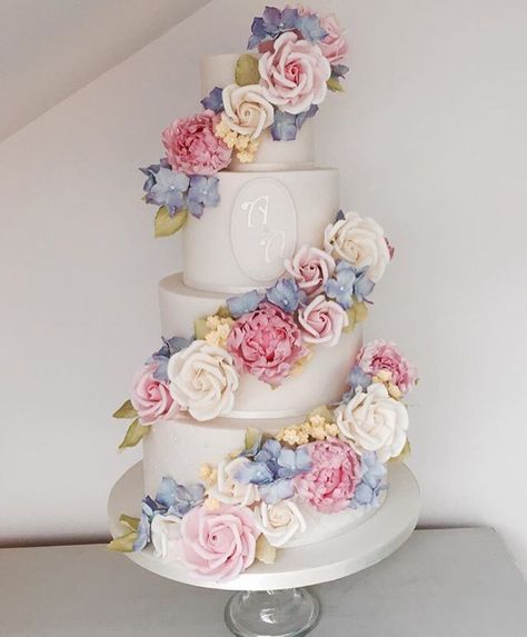 Pastel Color Wedding Cake, Blue And Pink Wedding Cake, Pastel Wedding Cakes, Nice Cakes, Extravagant Wedding Cakes, 4 Tier Wedding Cake, Blue And Blush Wedding, Disney Wedding Cake, Wedding Cake Cookies