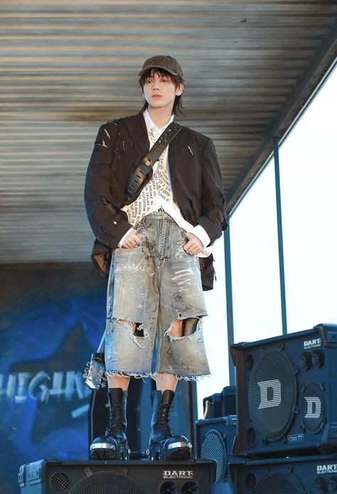 taehyun | ethereal behind - melon exclusive [240401] Outfit Hijab Ideas, Kids Stage, Kpop Fashion Men, Asian Guys, Cute Asian Guys, Concert Fits, Outfit Hijab, Stage Outfits, Kpop Outfits