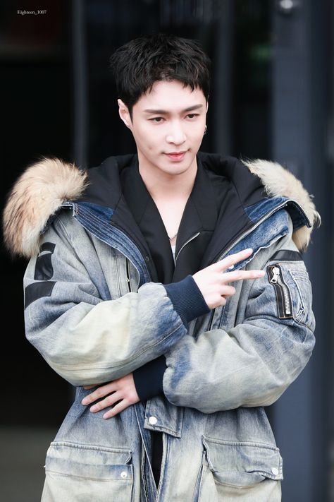 ©️Eighteen_1007 #LAYxHublot #WelcomeLAYtoEurope #LAYxHUBLOT48hrGENEVA #WatchesandWonders2023 #LayZhang #LAY #Yixing #张艺兴 #weareoneEXO #EXO Lay Yixing, Lay Zhang, Exo, Quick Saves