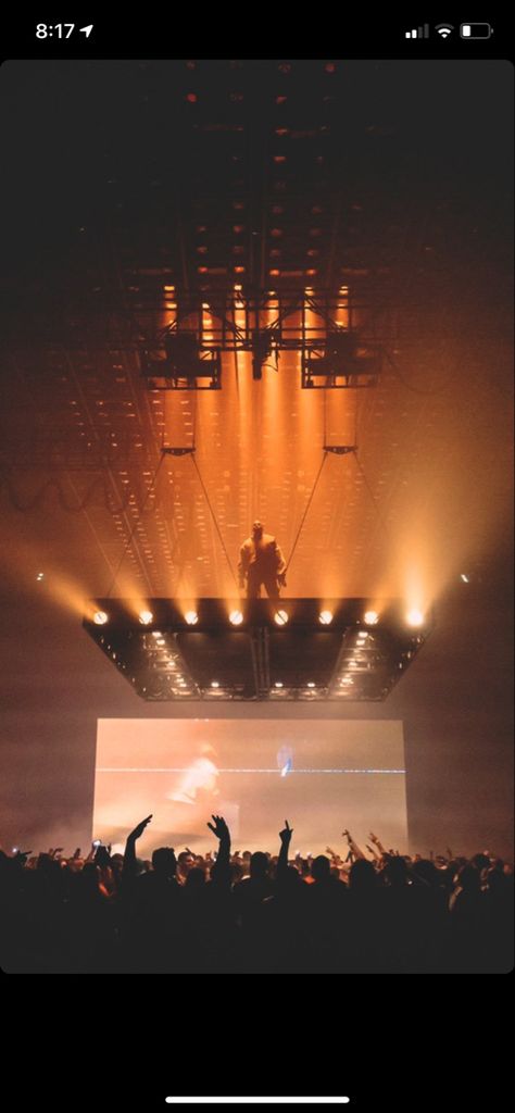 Kanye West Photo, Saint Pablo Tour, Kanye West Wallpaper, Saint Pablo, Rap Concert, Kanye West Style, Iphone Wallpaper Music, Home Gym Design Garage, Stage Set Design