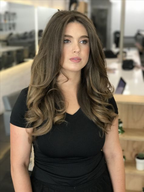 Bouncy blow dry Blow Dry Hair Curls, Blow Dry Hairstyles, Blow Drying Hair, Long Hair Oil, Dry Long Hair, Bouncy Blow Dry, Brunette Bride, Wedding Hairstyles For Short Hair, Disney Princess Hairstyles