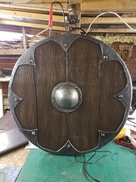 Buckler Shield, Viking Shield Design, Realistic Cosplay, Cosplay Foam, Skyrim Armor, Round Shield, Viking Cosplay, Viking House, Viking Decor