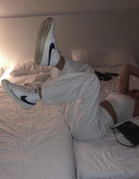 Blazers Mid 77 Outfit, Outfits Nike Blazer Mid 77, Hypebeast Outfits, Nike Blazers Outfit, Nike Blazers, Casual College Outfits, Cute Lazy Outfits, Kendall Jenner Outfits, Casual School Outfits