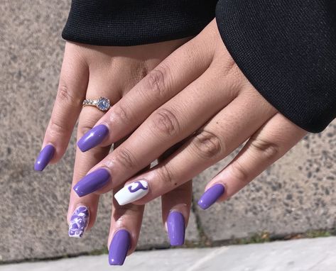 Acrylic Nails Purple Nails Acrylic With Initial, Purple Nails With Initial, Lilac Nails, Prom 2024, Color Lila, Letter J, Purple Nails, White Nails, Cute Nails