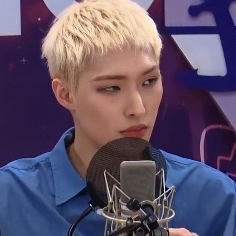 Blonde Mingi Ateez, Mingi Bared Face, Ateez Mingi Blonde Hair, Mingi Short Hair, Mingi Blonde Hair, Mingi Blonde, Mingi Icons, Star 1117, Pink Short Hair