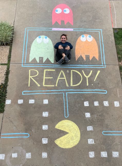 Pacman Chalk Art, Interactive Chalk Art, Mario Chalk Art, Side Walk Chalk Art Ideas, Chalk Photography, Chalk Pictures, Street Chalk Art, Chalk Activities, Chalk Designs