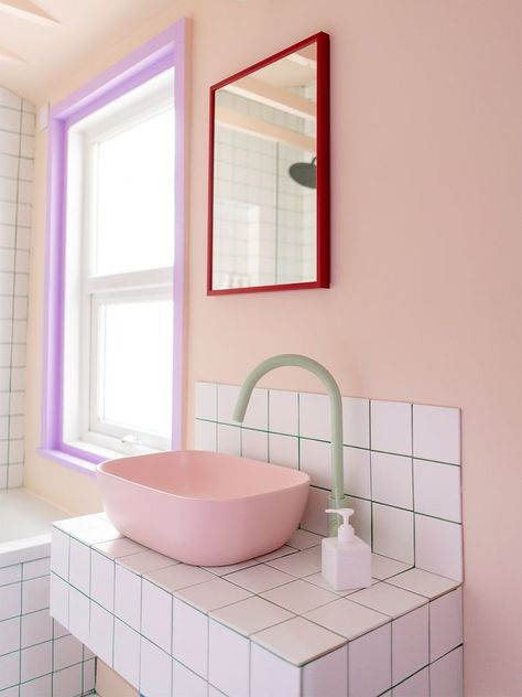 Retro Modern Bathroom Ideas, Pink Sinks, Pink Sink, Purple Cabinets, Pastel Bathroom, Ensuite Ideas, Ladies Bathroom, Kids Bathrooms, Casa Vintage