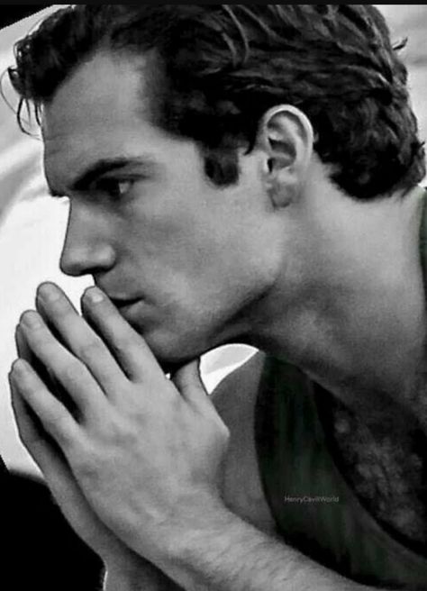 Henry Cavill Thinking Christopher Reeves, Love Henry, Henry Williams, The Man From Uncle, Gerard Butler, Adam Levine, Clark Kent, Christian Grey, Man Of Steel