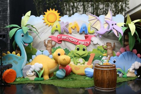 Akmal and Dino Rules the World | Dream Flavours - Celebrations Party Planner Dino Theme Birthday Party, Dino Theme Birthday, Dino Theme Party, Diy Kids Party Decorations, Baby Dinosaur Party, Dino Decor, Dinosaur Birthday Theme, Dinosaur Birthday Party Decorations, Dinosaur Themed Birthday Party