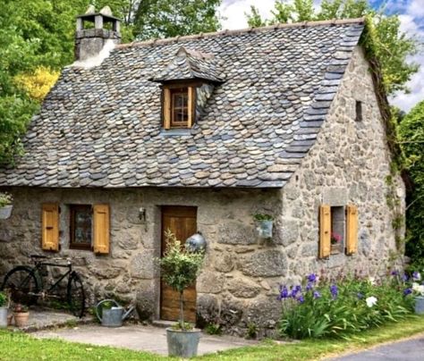 Fantasy Stone, Stone Roof, Small Stone Cottage, Square House, Stone Cabin, Swiss Chalet, Stone Cottages, Old Stone Houses, Cottages And Bungalows