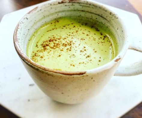 Simple Smoothies, Matcha Latte Recipe, Turmeric Milk, Turmeric Latte, Maca Root, Golden Milk, Cardamom Powder, Turmeric Benefits, Latte Recipe