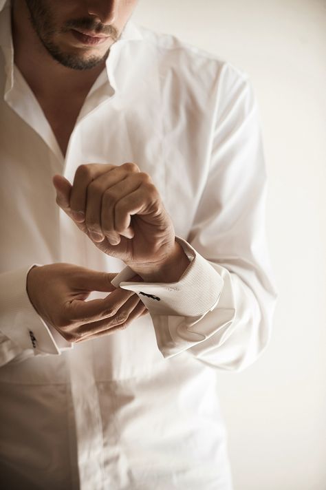 Love this Groom getting ready shot! So often you don't see formal getting ready shots of the groom, so this is a MUST DO! Groomsmen Getting Ready, Style Masculin, Shirt And Tie, Groom Getting Ready, Cufflinks Wedding, Gentleman Style, Wedding Poses, Wedding Pics, Fotografi Potret