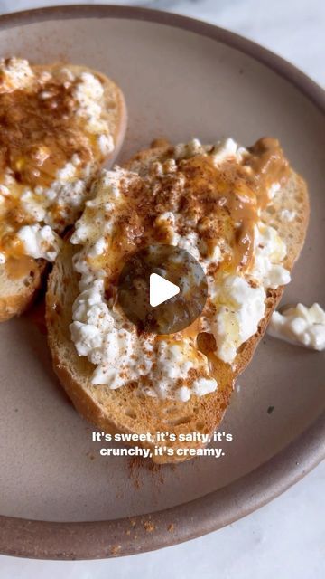 Kelly Nardo | nutrition coach & macro balanced recipes on Instagram: "Been loving this combo lately as a pre-workout or afternoon snack. Toasted sourdough, cottage cheese, peanut butter, honey, and cinnamon. So good, try it out! #eatthegains . . . . . . . . #cottagecheese #toast #snack #preworkoutmeal #preworkoutsnack #snackideas #iifymrecipes #flexibledieting #nutritioncoach #macrofriendly #foodfreedom" 10 Dollar Dinners, Iifym Recipes, Pre Workout Food, Preworkout Snack, Flexible Dieting, Cinnamon Toast, Nutrition Coach, Afternoon Snacks, Cottage Cheese