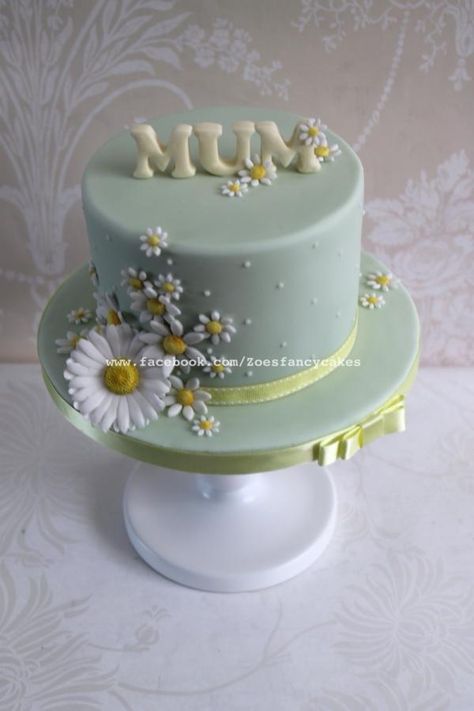 Simple daisy cake - Cake by Zoe's Fancy Cakes Birthday Cupcakes Ideas For Women, Birthday Cake For Mum, Birthday Cupcakes Ideas, Mother Birthday Cake, Cake Mothers Day, Mothers Day Cake Ideas, 90th Birthday Cakes, Daisy Cake, Birthday Cake For Mom