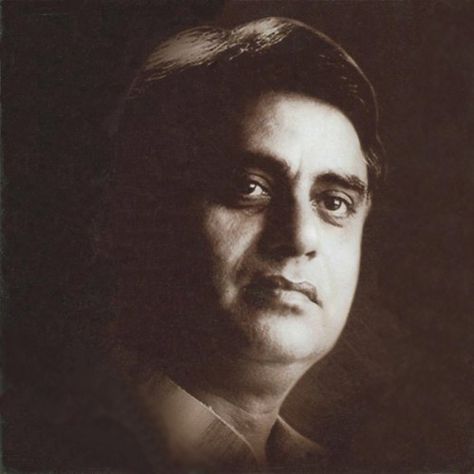 Jagjit singh,ghazal singer,deep voice but tragic life. Jagjeet Singh Ghazal, Indian Singers, 70s Celebrities, Actors Bollywood, Vintage Celebrities, Jagjit Singh, Vocal Cords, Deep Voice, Old Film Stars