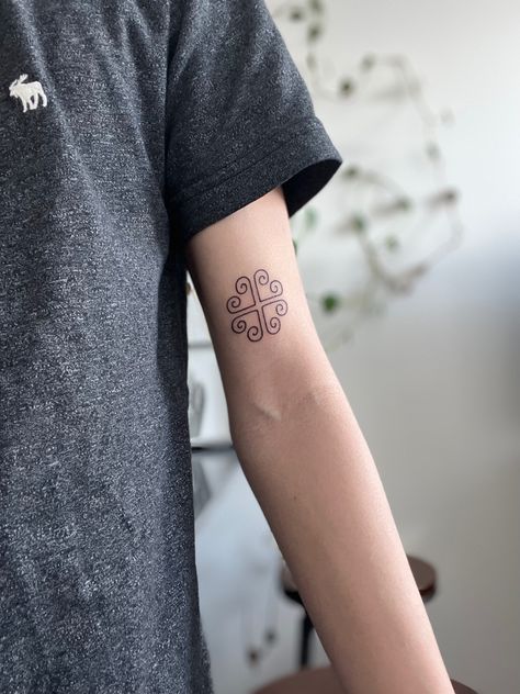 Hmong Heart Tattoo, Hmong Tattoo Design, Hmong Tattoo, Tattoo Heart, Symbol Tattoos, Tattoos Ideas, Creative Tattoos, Tattoo Inspo, Heart Tattoo