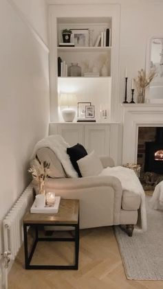 The White Company Aesthetic, White Company Living Room, Home Decor Bedroom Ideas, Living Room Wall Color, Victorian Living Room, Decor Kitchen Ideas, Decor Bedroom Ideas, Beige Living Rooms, Living Room Decor Inspiration