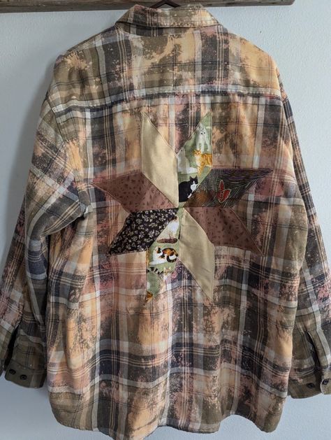 Bleach Dyed Flannel Jacket Fleece Lined Size Large Quilt Star Patch - Etsy Bleaching Flannels Diy, Cabin Closet, Jeans Makeover, Quilt Sweatshirt, Patched Jeans Diy, Quilt Star, Bleached Flannel, Boho Ideas, Diy Patch