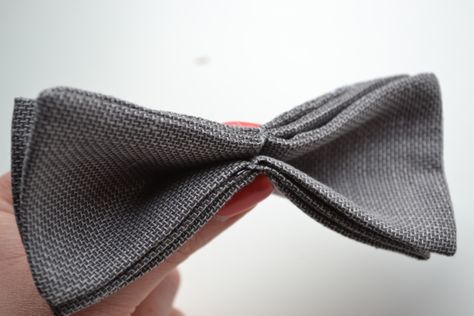 Make for Your Man… How to make a bow tie | The Sewing Sessions Diy Bow Tie For Men, How To Make Bowties, Mens Bowtie Pattern, Valentines Handmade Gifts, How To Make A Bowtie, How To Sew A Bow Tie, Burlap Christmas Tree Decor, Tie Pattern Free, Valentines Handmade