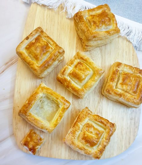 How to make vol-au-vents - Foodle Club Volauvent Recipes, Chicken Vol Au Vent Recipe, Chocolate Appetizers, American Cuisine Recipes, Puff Pastry Shells, Snack To Make, Homemade Pastries, Party Snack, Snacks To Make