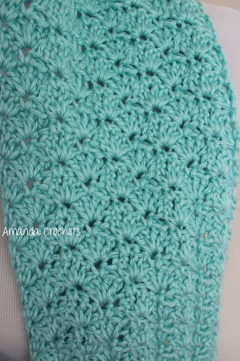 Shell Crochet Blanket, Crochet Shell Scarf, Shell Stitch Scarf, Shell Crochet, Crochet Triangle Shawl Pattern, Crochet Infinity Scarf Pattern, Big Crochet, Crocheted Scarves, Crochet Stitch Tutorial