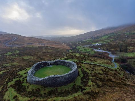 Driving The Ring Of Kerry: Everything You Need To Know! Ireland Roadtrip, Ring Of Kerry Ireland, Cool Forts, Driving In Ireland, Ross Castle, Ireland Road Trip, Ireland Itinerary, Kerry Ireland, Irish Eyes Are Smiling