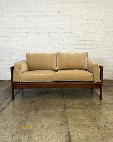 Scarpa Style Loveseat in Mohair Price: 2400 Dimensions: W60 D30 H30.5 SW48 SD21 SH19 AH24.5 Tobia Scarpa, Couch Furniture, Solid Walnut, Upholstered Seating, Love Seat, Living Furniture, Living Room Furniture, Walnut, Angeles