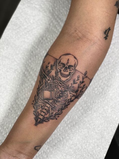 Skeleton Watering Plant Tattoo, Half Skeleton Tattoo, Floral Skeleton Tattoo, Skeleton With Flowers Tattoo, Tattoo With Flowers, Skeleton Tattoo, Skeleton Drawings, Fish Skeleton, Skeleton Tattoos