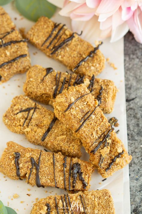 Peanut Butter Logs Recipe is a healthier snack option and kids love them. Toasted bread is covered with peanut butter and breadcrumbs for a unique snack. Peanut Butter Logs Recipe, Peanut Butter Logs, Butter Logs, Bananas Foster Bread Pudding Recipe, Blueberry Oatmeal Bake, Buffalo Meat, Apple Cupcakes, Unique Snacks, Peanut Butter Snacks