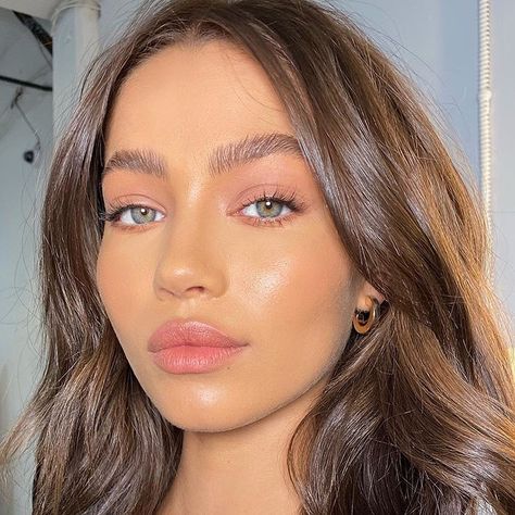 B E N K O • B E A U T Y on Instagram: “No-Makeup Makeup ❤️ Tag someone who would love this look.  Makeup by @linamourey” Makeup No Makeup Look, Soap Brows, No Makeup Look, Fresh Face Makeup, Magic Cream, Makeup Tips And Tricks, Video Makeup, Fresh Makeup, Makeup Tip