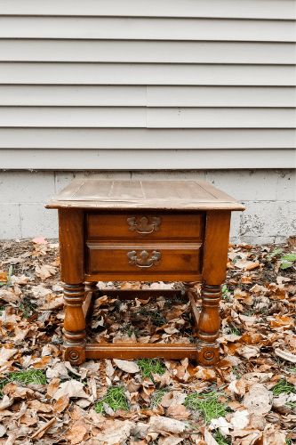 Old end table before Refinish End Tables Ideas, Vintage End Tables Living Room, End Table Upcycle Ideas, Painted End Tables In Living Room, Repurposed End Tables Ideas, Wood End Table Makeover, Redo End Tables Diy, Upcycle End Table, Refinish End Tables