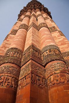 Qutub Minar, Delhi, India, is constructed of red sandstone and marble, and is the tallest minaret in India. Qutb Minar, Amazing India, Goa India, Indian Architecture, Ancient Architecture, South Asia, Varanasi, Islamic Architecture, Photography Travel