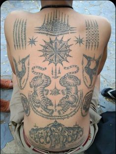 Buddhist Back Tattoo, Thai Back Tattoo, Buddhist Tatoo, Sak Yant Back Tattoo, Thai Tattoo Men, Sak Yant Tattoo Women, Upper Body Tattoo, Traditional Chinese Tattoo, Unique Minimalist Tattoo