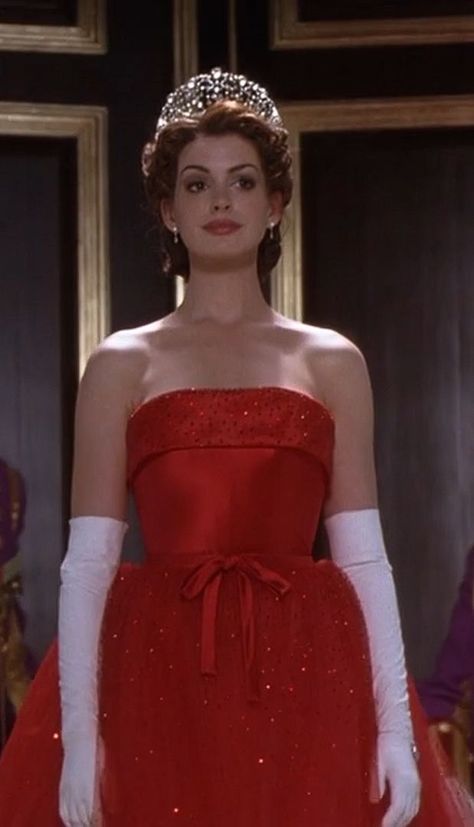 Princess Diaries Red Dress, Princess Diaries Outfits, Princess Diaries 2, Halloween Costumes 2022, Red Princess, Iconic Outfits, Girly Movies, Queen Aesthetic, Princess Diaries