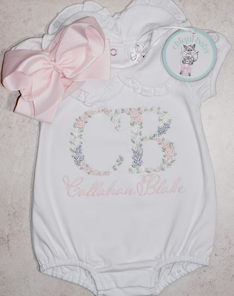 2 Floral Letters customed order! how gorgeous. this took about an hour to make. 😍 https://chiquibabyco.etsy.com/listing/1751137625 Baby Monogram Ideas, Bubble Blanket, Light Pink Bow, Monogram Bow, Girl Coming Home Outfit, Pima Cotton Fabric, 2 Letter, Girls Coming Home Outfit, Coming Home Outfit