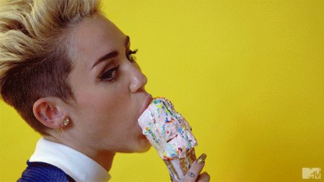 10 Moments Every Ice Cream Junkie Can Totally Relate To Ice Cream Gif, Pelvic Floor Muscle Exercise, Ice Cream Videos, Getting Dumped, Eating Ice Cream, Happy Hippie, Hannah Montana, Comedy Central, Christina Aguilera