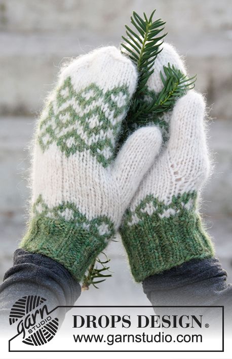 Christmas Magic / DROPS Extra 0-1197 - Free knitting patterns by DROPS Design Uncinetto Zig Zag, Knitting Gloves Pattern, Crochet Mittens Free Pattern, Magazine Drops, Knitted Mittens Pattern, Knitted Mittens, Free Yarn, Gloves Pattern, Easy Crochet Patterns Free