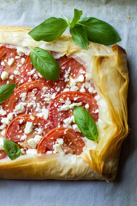 Tomato Tartlets, Tarts Savory, Tomato Tart Recipe, Phyllo Dough Recipes, Phyllo Recipes, Mozzarella Tomato, Savory Pies Recipes, Pies Recipes, Oh Sweet Basil