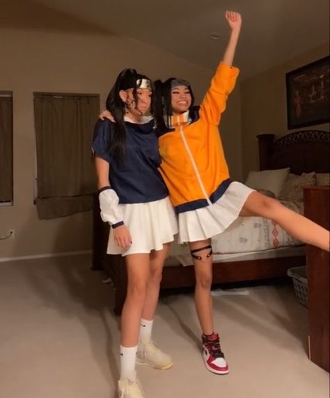 Halloween Costumes Goste, Naruto And Sasuke Costume, Simple Anime Halloween Costumes, Anime Cosplay Halloween Costumes, Friend Cosplay Ideas, Matching Customes Halloween Best Friends, Cute Anime Halloween Costume, Anime Inspired Halloween Costumes, Bestie Cosplay Ideas