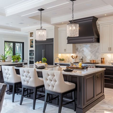 Dark Cabinets Kitchen Decor Ideas, Transitional Luxury Kitchen, Modern Kitchen Ideas Luxury, Updated Traditional Kitchen, Transitional Modern Kitchen, Transitional Style Kitchen, Kitchens 2021, Dining Area Decor, Kitchen Renovation Inspiration