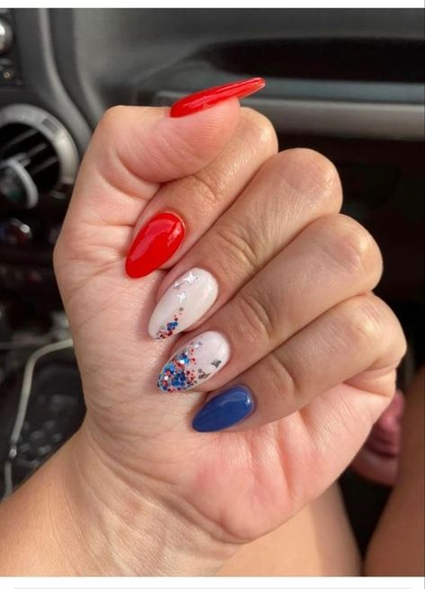 50+ Cute 4th of July Nail Ideas for 2024 - Boss Babe Chronicles July Nail Inspiration, 4th Of July Nail Designs Glitter, Dip Nails 4th Of July, Glitter Fourth Of July Nails, Simple July 4th Nails, 4th Of July Nails Glitter, 4tg Of July Nails Acrylics, July 4 Nail Design, 4th Of July Dip Nails