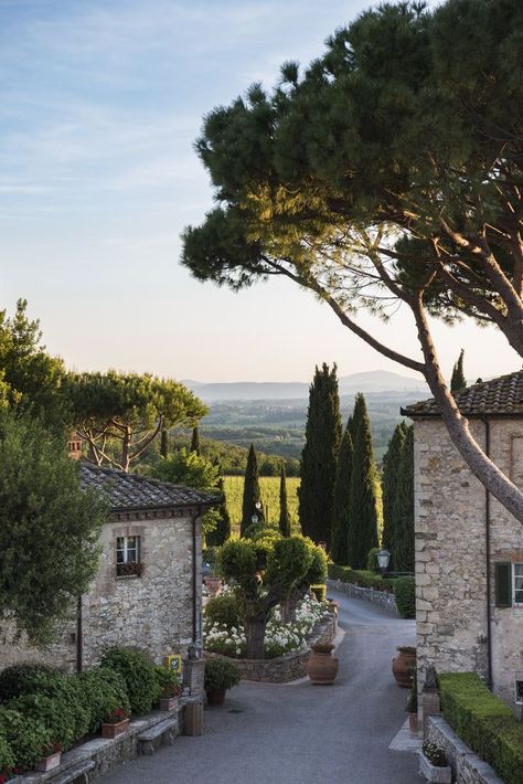 Mediterranean Aesthetic, Italy Vibes, Italian Countryside, Italy Aesthetic, Italian Summer, Alam Yang Indah, Pretty Places, Travel Aesthetic, Toscana