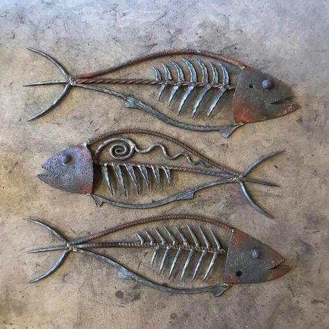 Fabrikasi Logam, Vasos Vintage, Junk Metal Art, Welded Metal Projects, Recycled Metal Art, Sculpture Metal, Metal Workshop, Metal Fish, Metal Art Diy